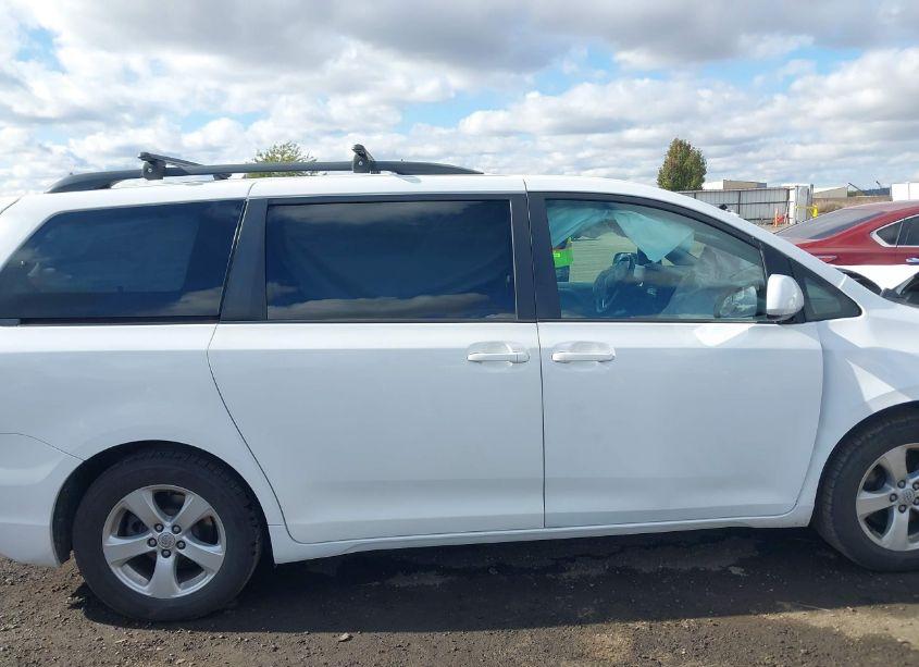 Photo 13 of 2015 Toyota Sienna LE 8 PASSENGER (VIN 5TDKK3DC7FS586761)