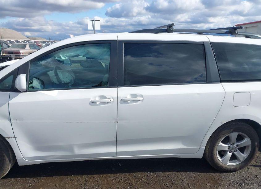 Photo 14 of 2015 Toyota Sienna LE 8 PASSENGER (VIN 5TDKK3DC7FS586761)