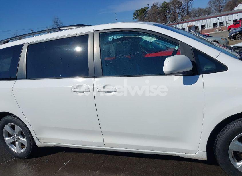 Photo 14 of 2015 Toyota Sienna LE 8 PASSENGER (VIN 5TDKK3DC7FS609780)