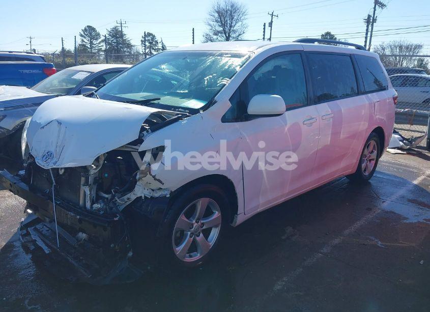 Photo 2 of 2015 Toyota Sienna LE 8 PASSENGER (VIN 5TDKK3DC7FS609780)