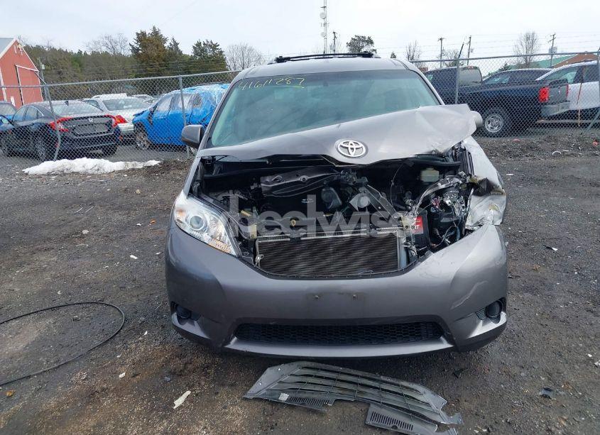 Photo 13 of 2015 Toyota Sienna LE 8 PASSENGER (VIN 5TDKK3DC7FS642780)