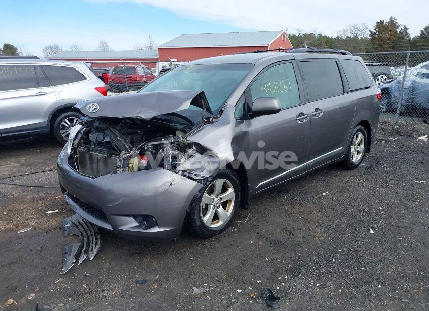 Photo 2 of 2015 Toyota Sienna LE 8 PASSENGER (VIN 5TDKK3DC7FS642780)