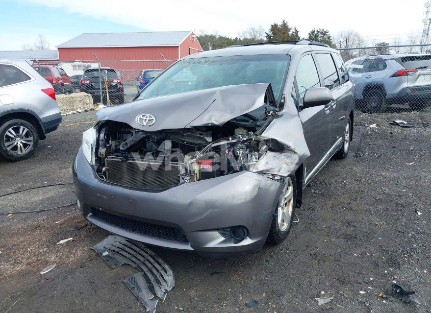 Photo 6 of 2015 Toyota Sienna LE 8 PASSENGER (VIN 5TDKK3DC7FS642780)