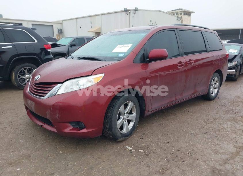 Photo 2 of 2015 Toyota Sienna LE 8 PASSENGER (VIN 5TDKK3DC7FS661636)