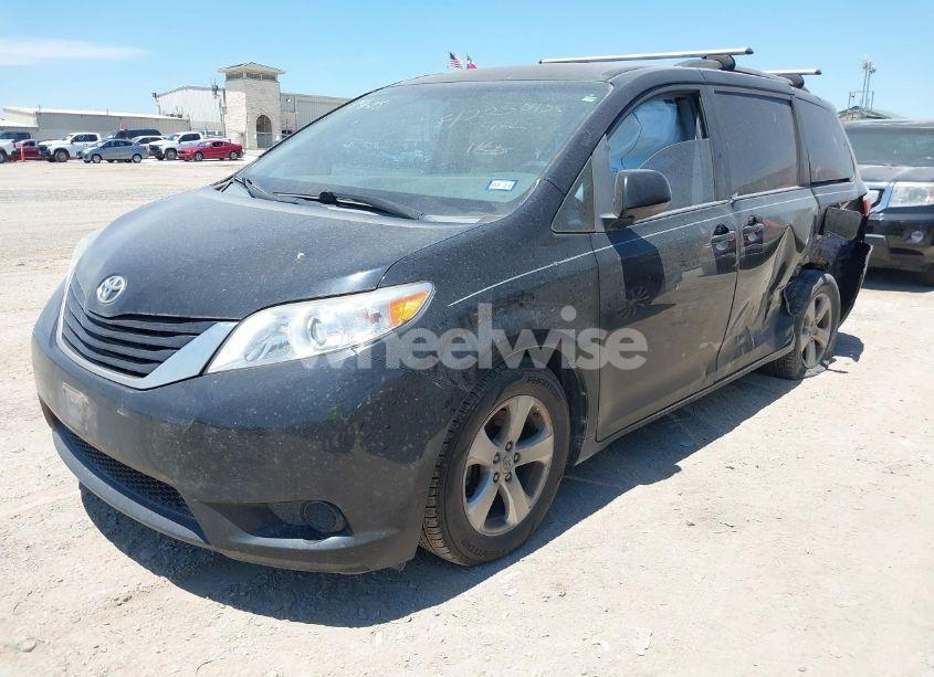 Photo 2 of 2015 Toyota Sienna LE 8 PASSENGER (VIN 5TDKK3DC7FS687525)
