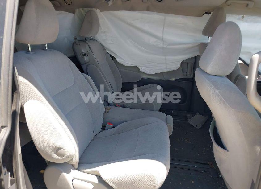 Photo 8 of 2015 Toyota Sienna LE 8 PASSENGER (VIN 5TDKK3DC7FS687525)