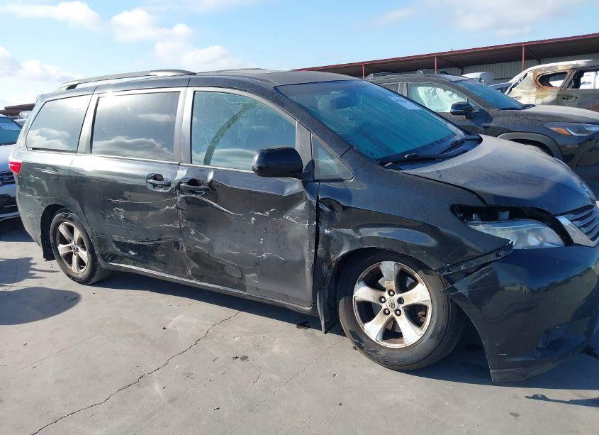 Photo 13 of 2016 Toyota Sienna LE 8 PASSENGER (VIN 5TDKK3DC7GS718791)