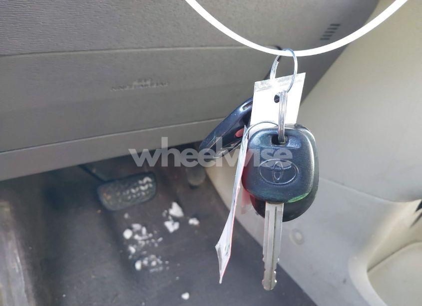 Photo 11 of 2011 Toyota Sienna LE V6 (VIN 5TDKK3DC8BS007190)