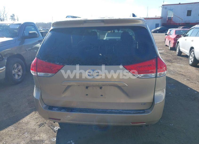 Photo 17 of 2011 Toyota Sienna LE V6 (VIN 5TDKK3DC8BS007190)