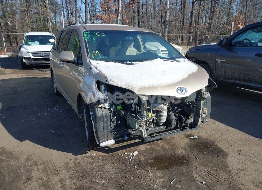 Photo 6 of 2011 Toyota Sienna LE V6 (VIN 5TDKK3DC8BS007190)