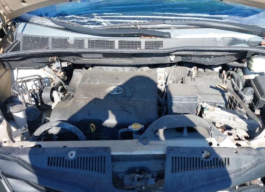 Photo 10 of 2011 Toyota Sienna LE V6 (VIN 5TDKK3DC8BS007416)