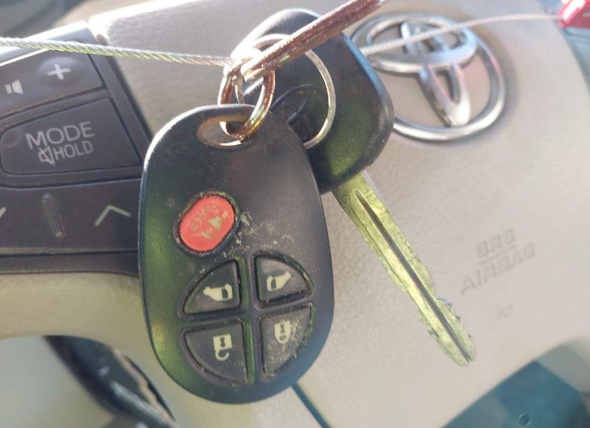 Photo 11 of 2011 Toyota Sienna LE V6 (VIN 5TDKK3DC8BS007416)