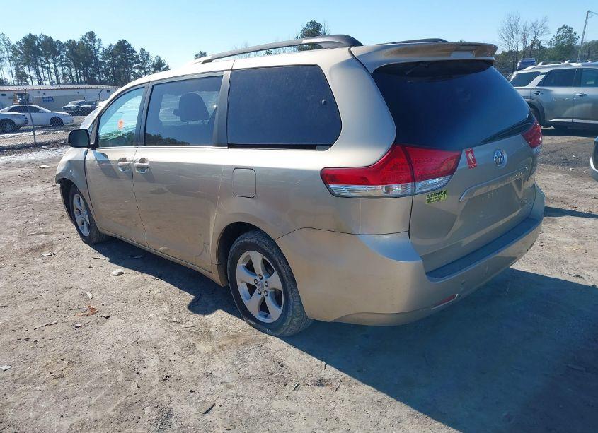 Photo 3 of 2011 Toyota Sienna LE V6 (VIN 5TDKK3DC8BS007416)