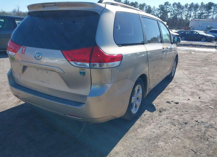 Photo 4 of 2011 Toyota Sienna LE V6 (VIN 5TDKK3DC8BS007416)