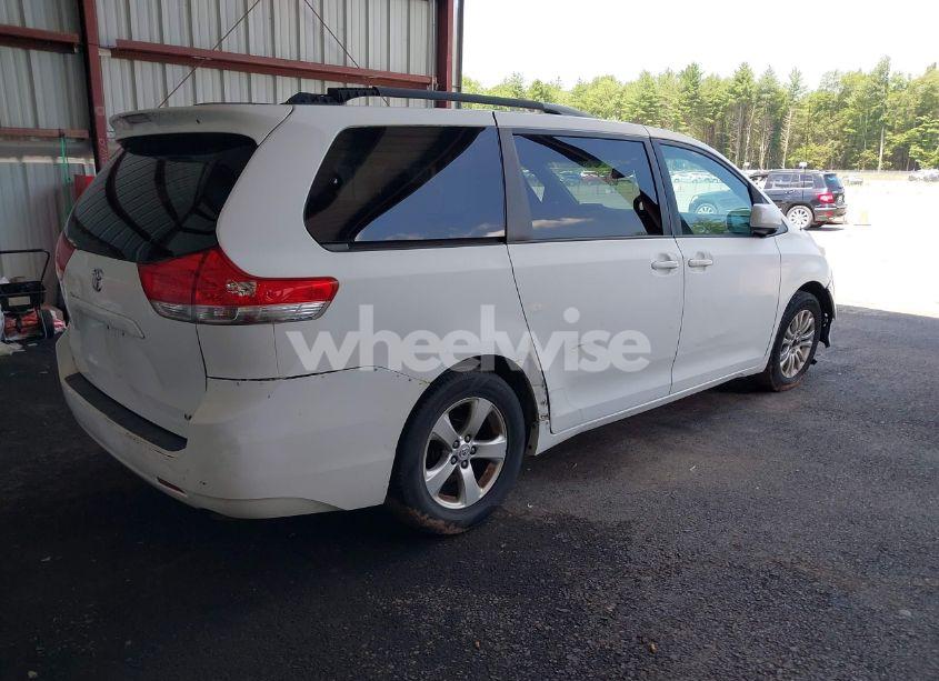 Photo 4 of 2011 Toyota Sienna LE V6 (VIN 5TDKK3DC8BS007447)