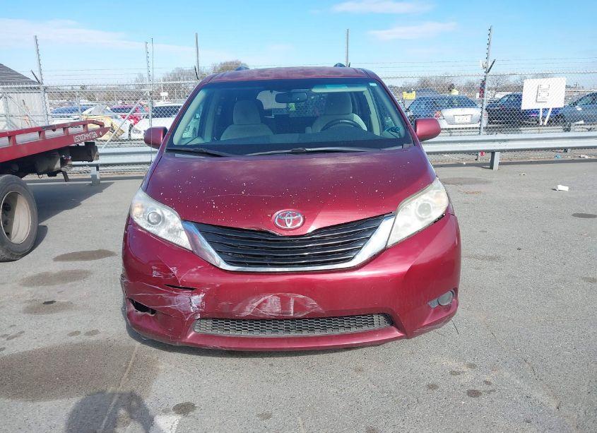 Photo 12 of 2011 Toyota Sienna LE V6 (VIN 5TDKK3DC8BS012745)