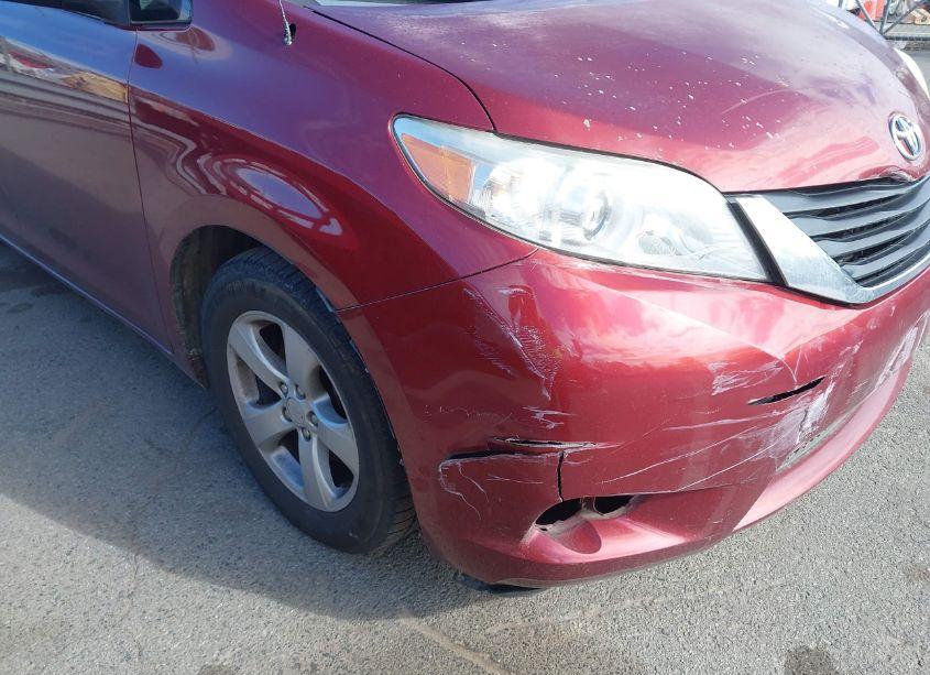 Photo 17 of 2011 Toyota Sienna LE V6 (VIN 5TDKK3DC8BS012745)