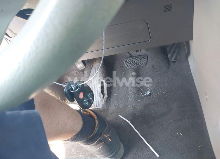 Photo 11 of 2011 Toyota Sienna LE V6 (VIN 5TDKK3DC8BS021610)