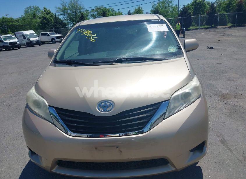Photo 12 of 2011 Toyota Sienna LE V6 (VIN 5TDKK3DC8BS021610)
