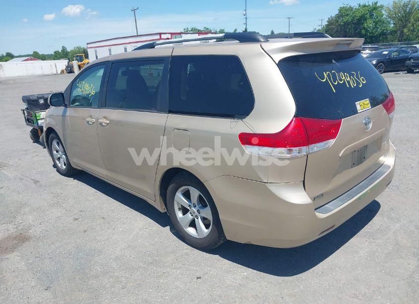 Photo 3 of 2011 Toyota Sienna LE V6 (VIN 5TDKK3DC8BS021610)