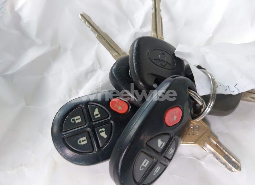 Photo 11 of 2011 Toyota Sienna LE V6 (VIN 5TDKK3DC8BS091026)