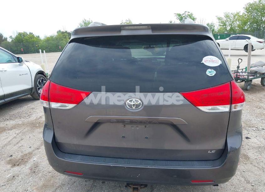 Photo 16 of 2011 Toyota Sienna LE V6 (VIN 5TDKK3DC8BS091026)
