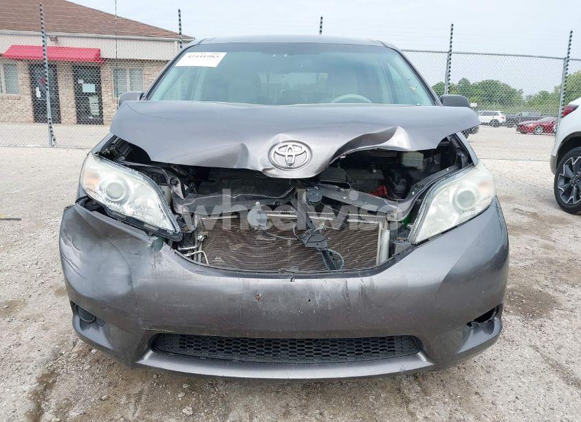 Photo 6 of 2011 Toyota Sienna LE V6 (VIN 5TDKK3DC8BS091026)