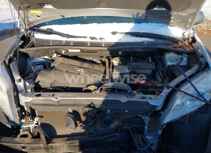 Photo 10 of 2011 Toyota Sienna LE V6 (VIN 5TDKK3DC8BS118788)