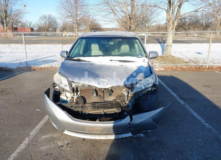 Photo 12 of 2011 Toyota Sienna LE V6 (VIN 5TDKK3DC8BS118788)