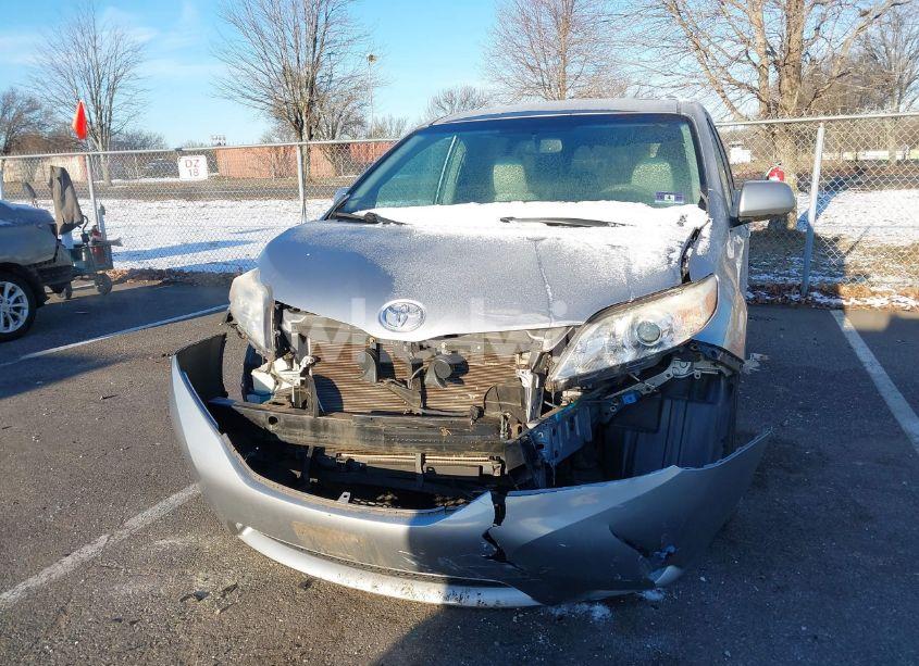 Photo 6 of 2011 Toyota Sienna LE V6 (VIN 5TDKK3DC8BS118788)