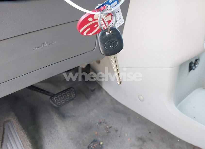 Photo 11 of 2011 Toyota Sienna LE V6 (VIN 5TDKK3DC8BS119195)