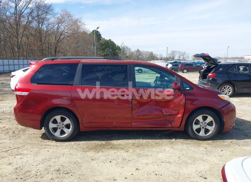 Photo 13 of 2011 Toyota Sienna LE V6 (VIN 5TDKK3DC8BS119195)