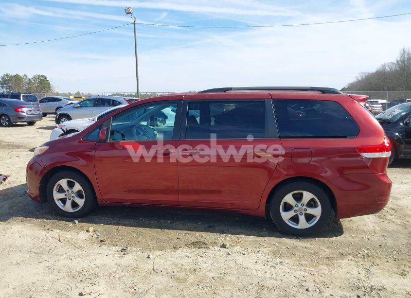 Photo 14 of 2011 Toyota Sienna LE V6 (VIN 5TDKK3DC8BS119195)