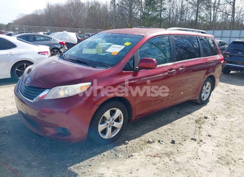 Photo 2 of 2011 Toyota Sienna LE V6 (VIN 5TDKK3DC8BS119195)