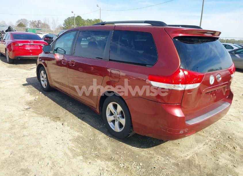 Photo 3 of 2011 Toyota Sienna LE V6 (VIN 5TDKK3DC8BS119195)