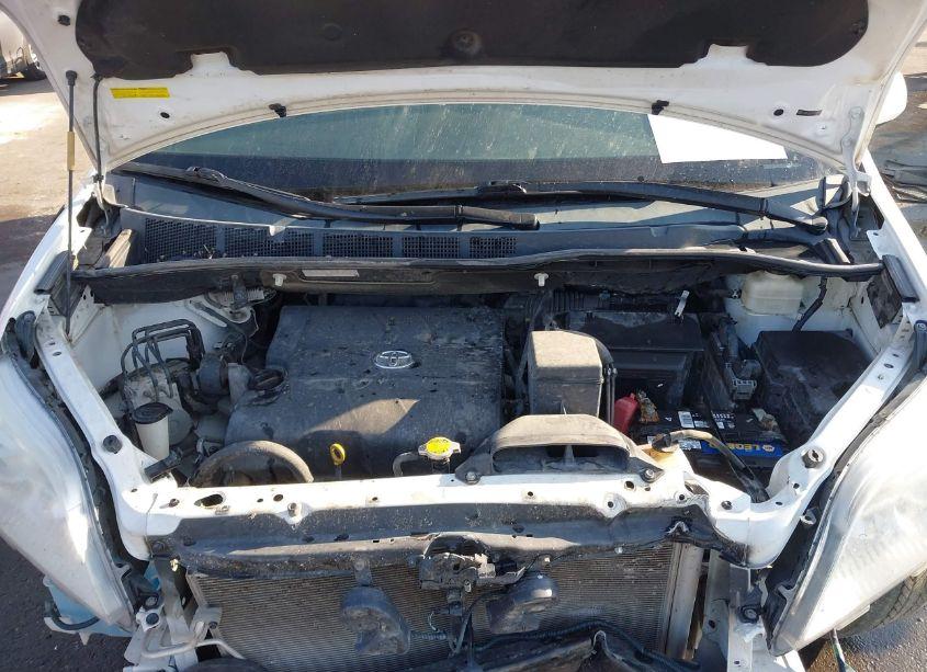 Photo 10 of 2011 Toyota Sienna LE V6 (VIN 5TDKK3DC8BS139303)