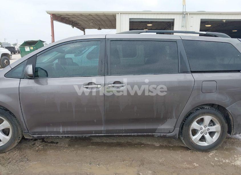 Photo 14 of 2012 Toyota Sienna LE V6 8 PASSENGER (VIN 5TDKK3DC8CS180967)