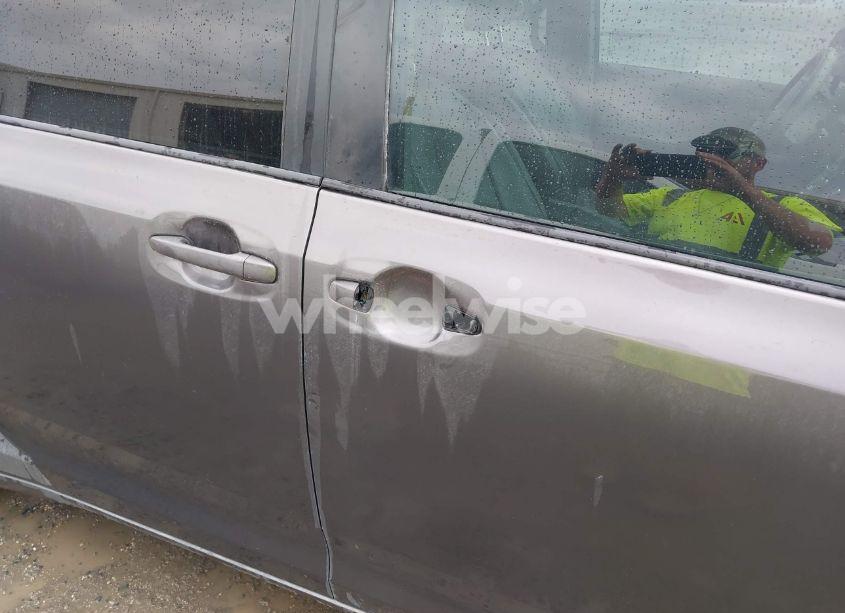 Photo 6 of 2012 Toyota Sienna LE V6 8 PASSENGER (VIN 5TDKK3DC8CS180967)