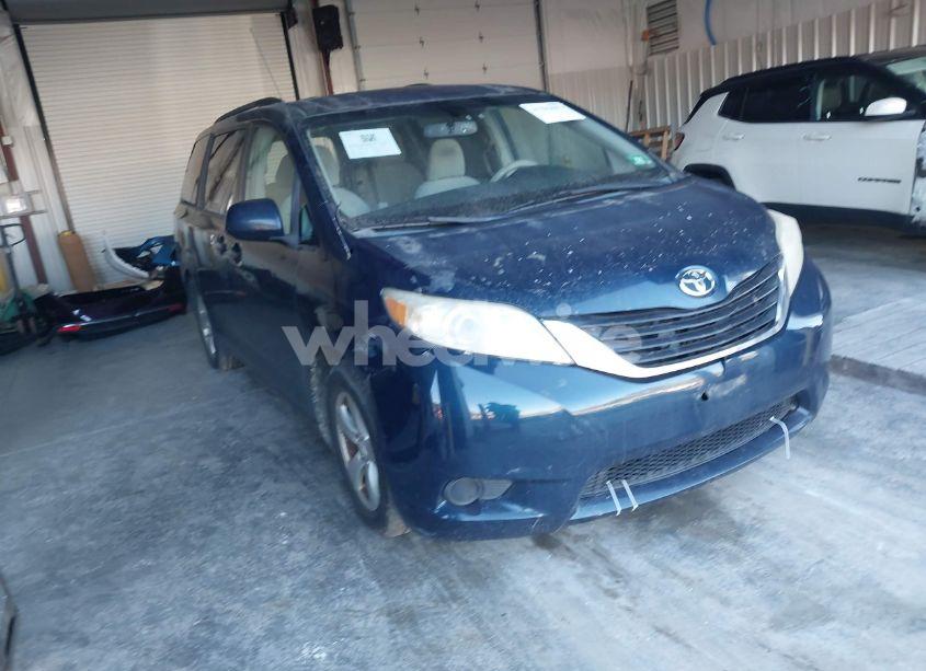 2012 Toyota Sienna LE V6 8 PASSENGER (VIN 5TDKK3DC8CS214860) main photo