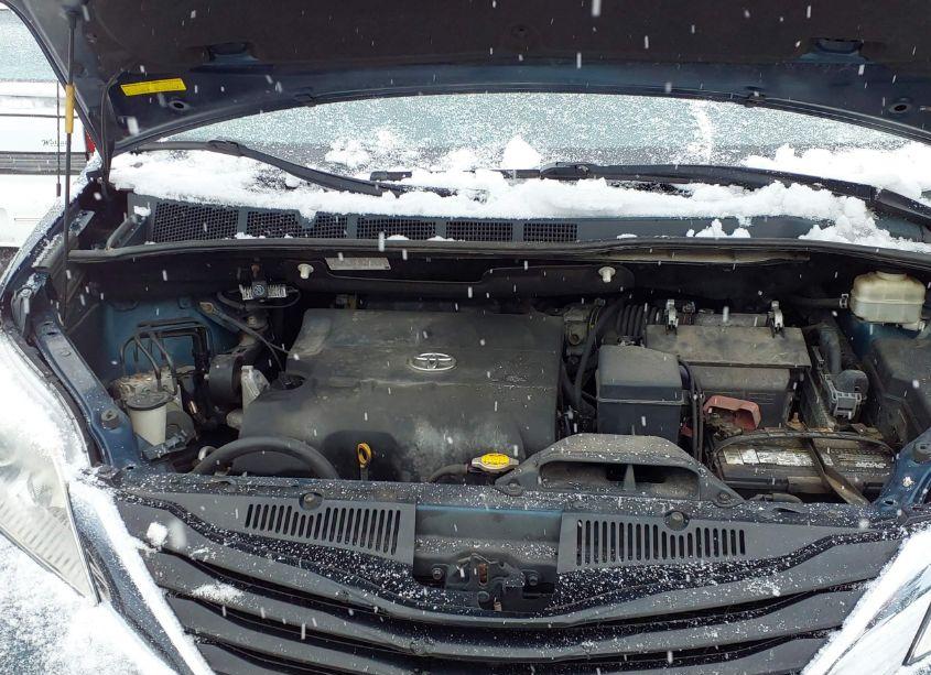 Photo 10 of 2012 Toyota Sienna LE V6 8 PASSENGER (VIN 5TDKK3DC8CS267056)