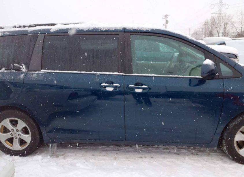 Photo 13 of 2012 Toyota Sienna LE V6 8 PASSENGER (VIN 5TDKK3DC8CS267056)