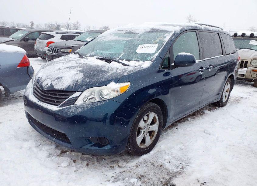Photo 2 of 2012 Toyota Sienna LE V6 8 PASSENGER (VIN 5TDKK3DC8CS267056)
