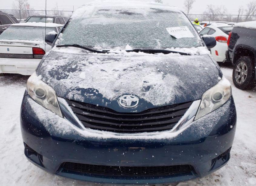 Photo 6 of 2012 Toyota Sienna LE V6 8 PASSENGER (VIN 5TDKK3DC8CS267056)