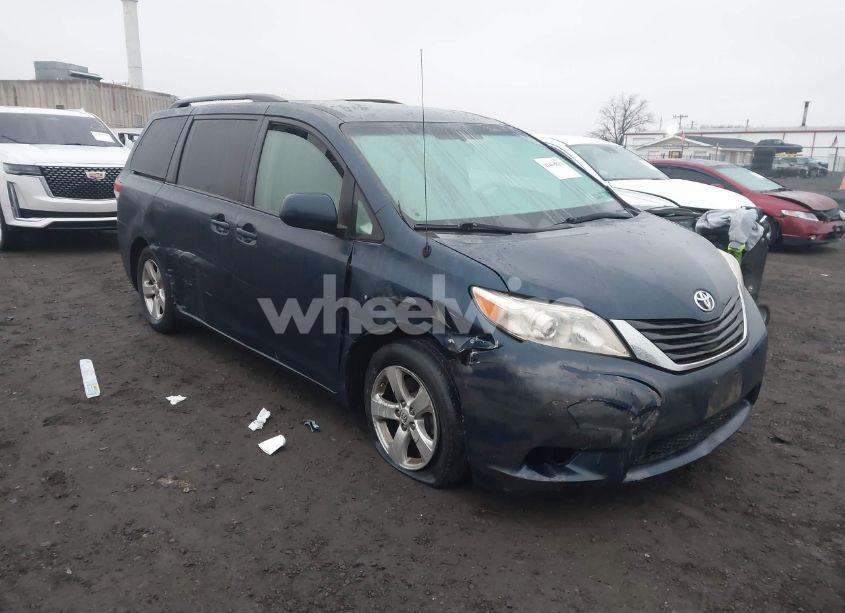 2012 Toyota Sienna LE V6 8 PASSENGER (VIN 5TDKK3DC8CS273052) main photo