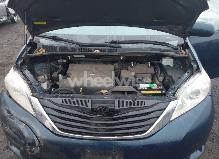 Photo 10 of 2012 Toyota Sienna LE V6 8 PASSENGER (VIN 5TDKK3DC8CS273052)