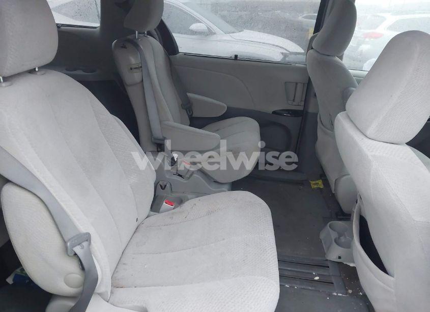 Photo 8 of 2012 Toyota Sienna LE V6 8 PASSENGER (VIN 5TDKK3DC8CS273052)
