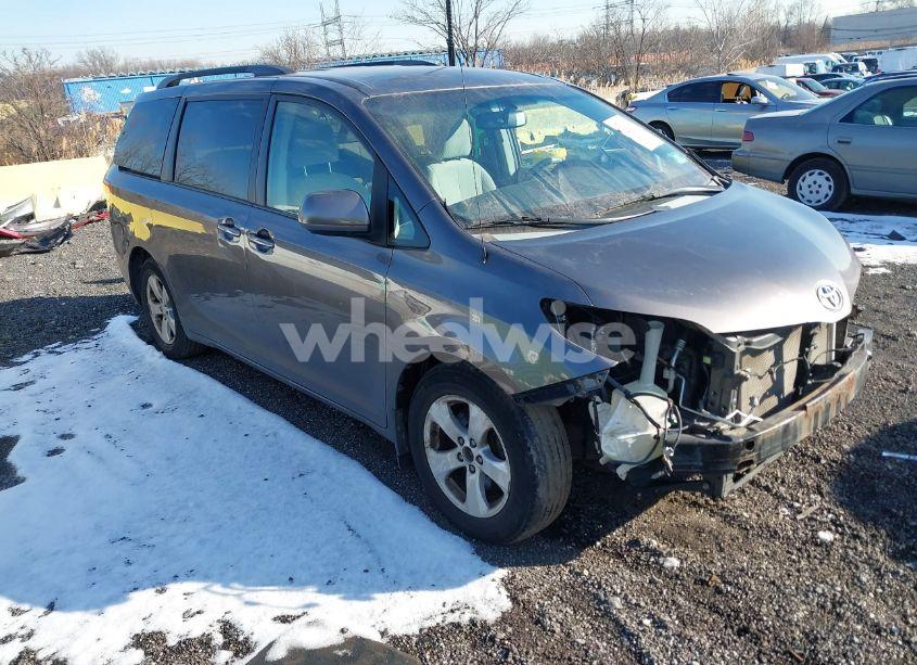 2012 Toyota Sienna LE V6 8 PASSENGER (VIN 5TDKK3DC8CS275576) main photo