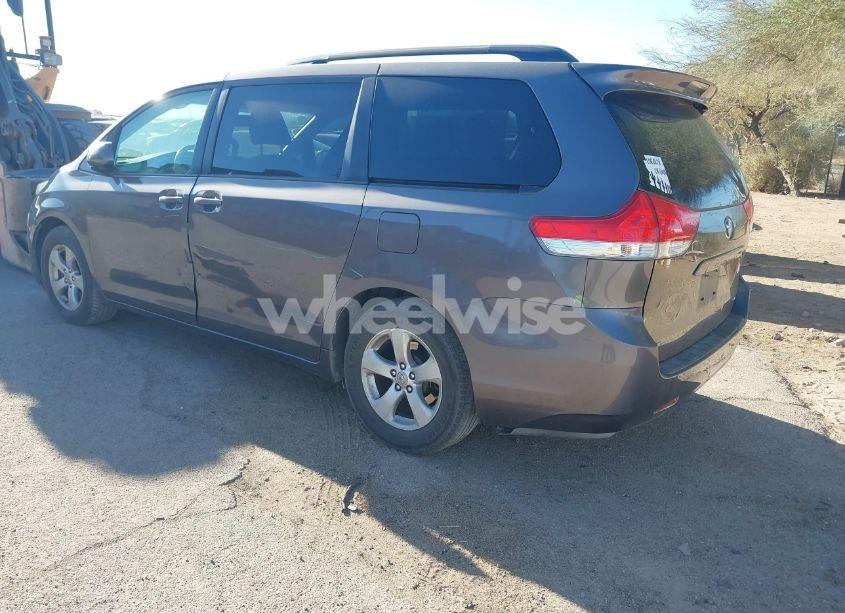 Photo 3 of 2013 Toyota Sienna LE V6 8 PASSENGER (VIN 5TDKK3DC8DS287972)