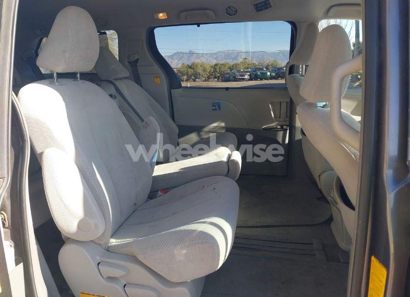 Photo 8 of 2013 Toyota Sienna LE V6 8 PASSENGER (VIN 5TDKK3DC8DS287972)