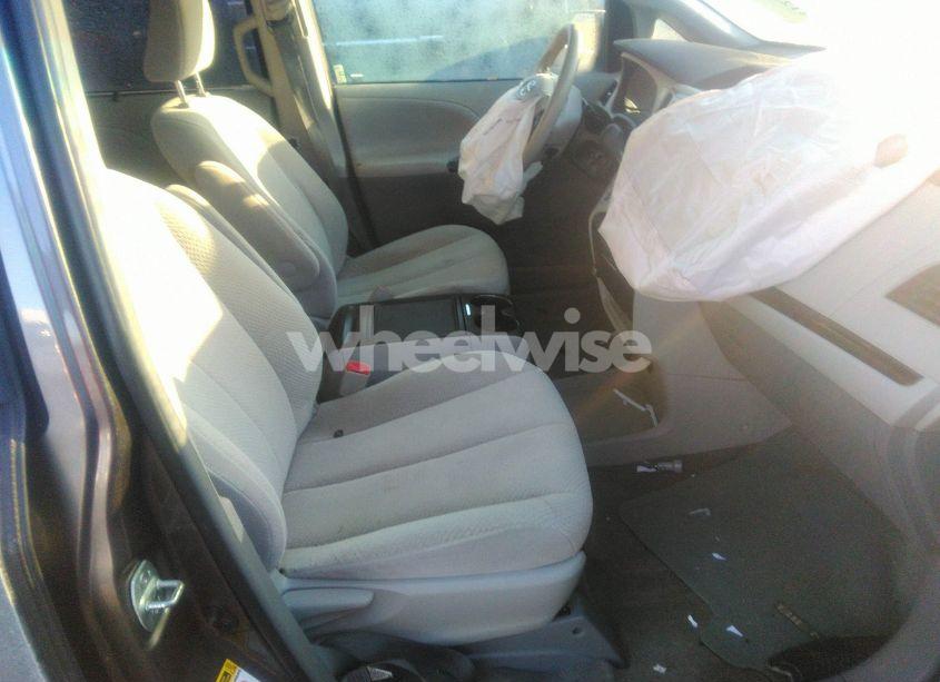 Photo 5 of 2013 Toyota Sienna LE V6 8 PASSENGER (VIN 5TDKK3DC8DS399588)